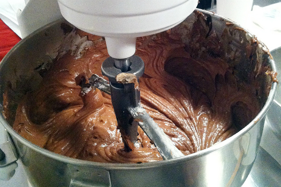 Cách làm bánh kem socola cực ngon mà dễ dàng
