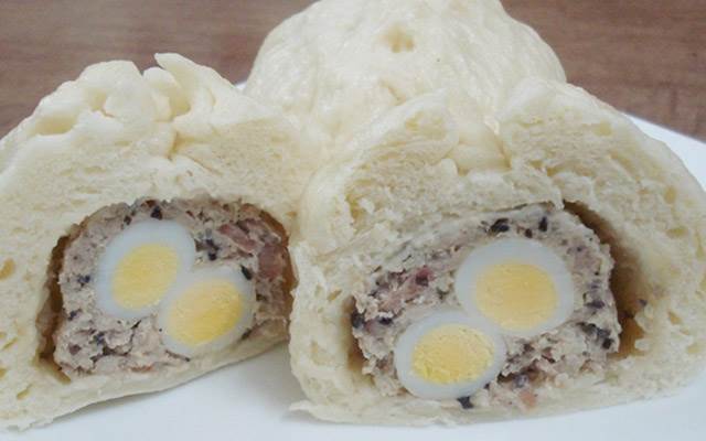 Tự làm bánh bao trứng cút ngon không tưởng tại nhà