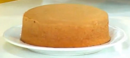 Cách làm bánh bông lan cà rốt lạ mắt mùa dịch tại nhà